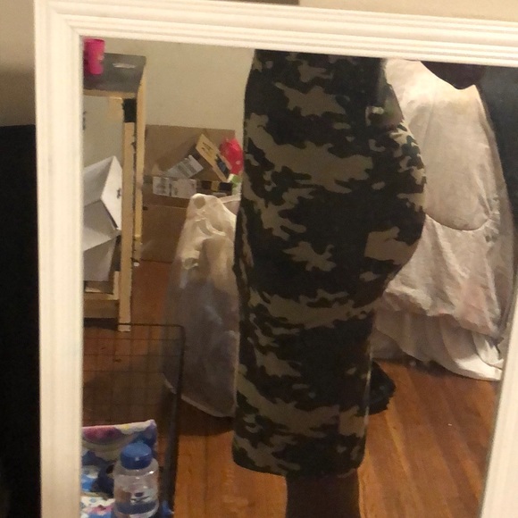 Knee length Camo designed dress - Picture 8 of 10